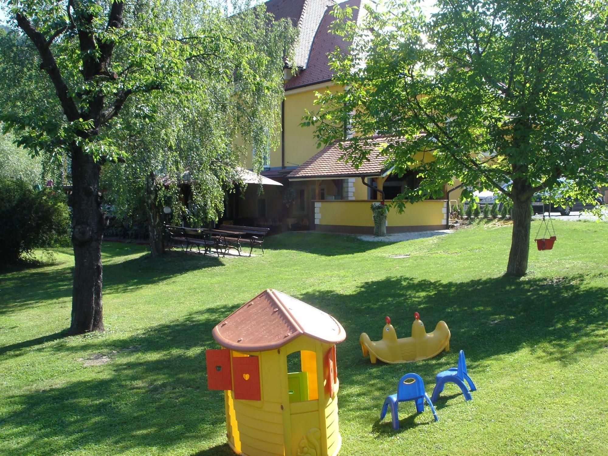 Guest House Cater Laško Exteriér fotografie